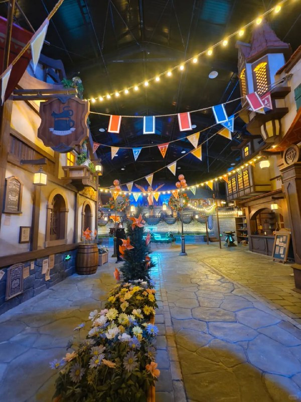 Парк развлечений по Геншину (!) открыли в Китае  коллаба стартовала в легендарном Universal Beijing,